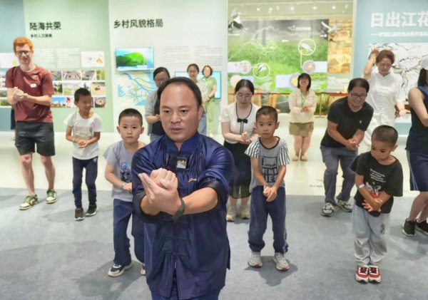 A股策略 文化和自然遗产日，独家“防摔秘籍”，教你在摇晃小舟上稳如磐石！